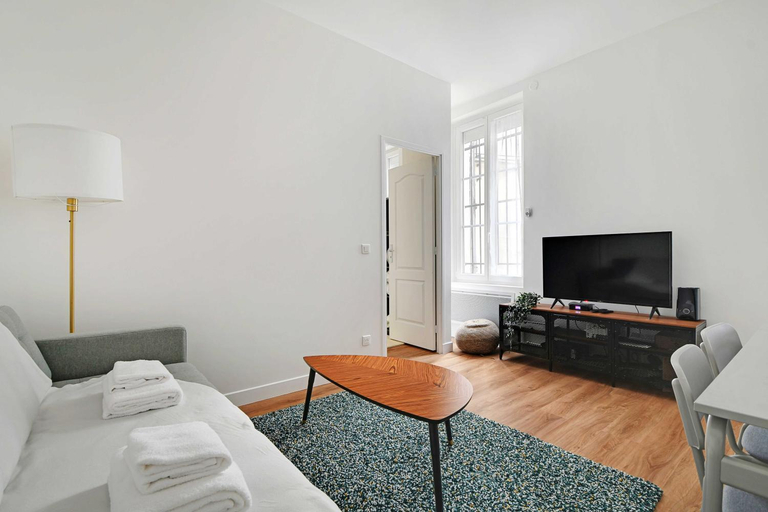 Exterior view, Comfortable apartment- 1BD / 4P - Montmartre, Paris