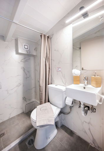 Others 2, N&G Deluxe Maisonette, Ionian Islands