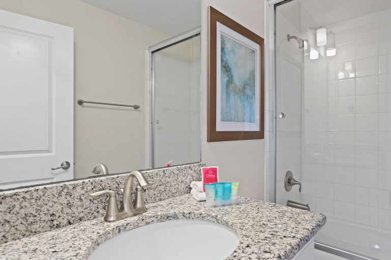 Bathroom 4, 4718 Sleepy Hollow Drive, Osceola