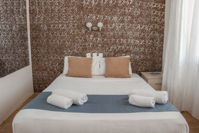 Bedroom 3, Toros Hotel, Didim