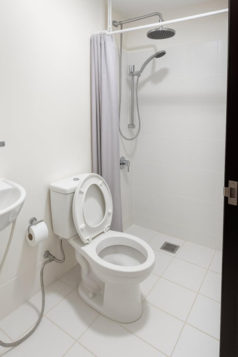 Bathroom 4, Kasara Urban Resort Residences, Pasig City