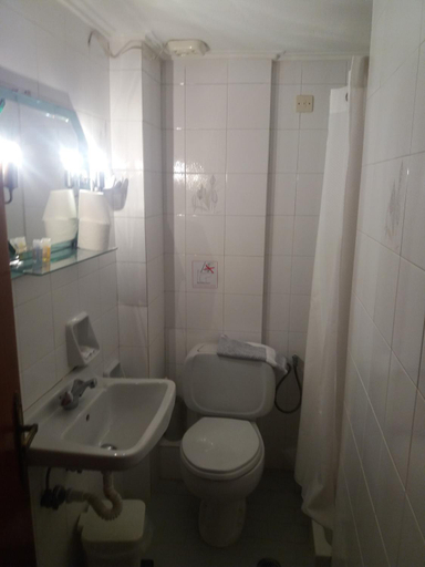 Bathroom 5, Hotel Aris, Peloponnese