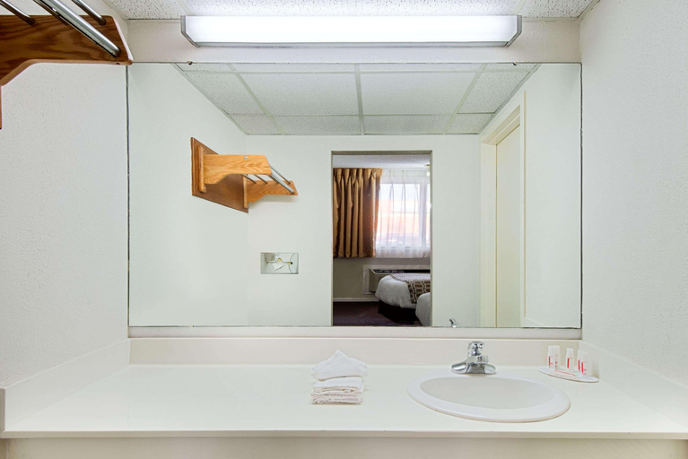 Bathroom 4, Baymont by Wyndham Sandusky, Erie