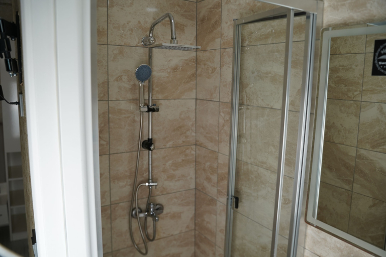 Bathroom 5, Sword Suit Hotel, Beyoğlu