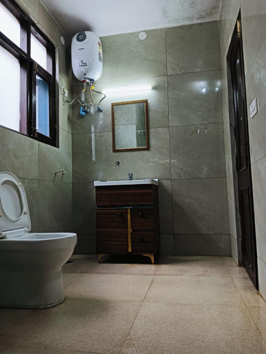 Bathroom 4, ASTON HOME STAY, Shimla