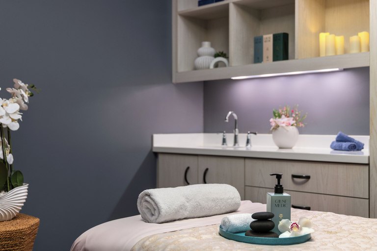 Bedroom 2, Abbey Resort and Avani Spa, Walworth