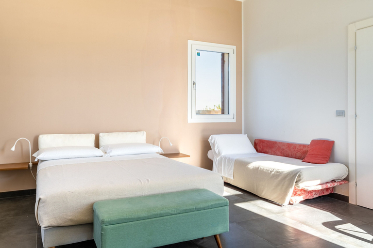 Room 4, Casa Faro del Plemmiro con Jacuzzi, Syracuse