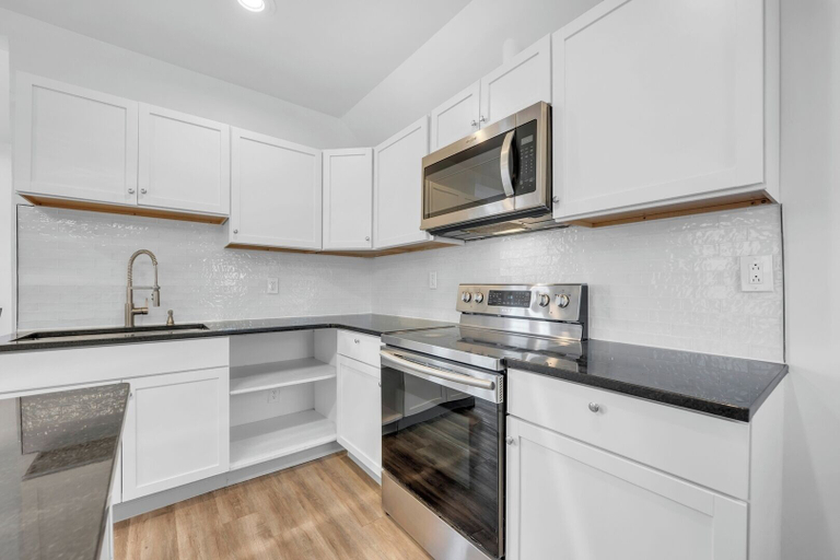 Floor plan 2, Spacious 3BR Detroit Apt Sleeps 7 + Wifi, Wayne