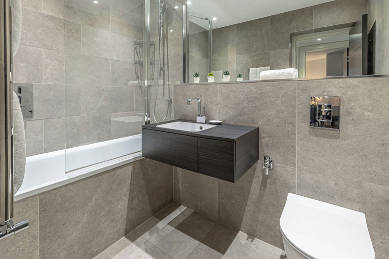 Bathroom, Green Street by Aeria Apartments, London