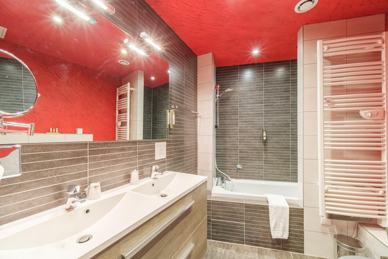 Bathroom 5, L'Hostellerie du Chateau, Haut-Rhin