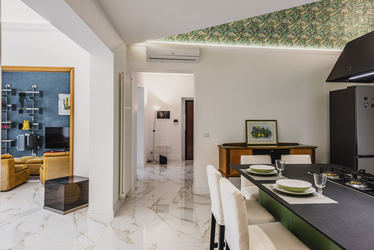 Others 2, Upscale Urban Apartment by Wonderful Italy, Catania