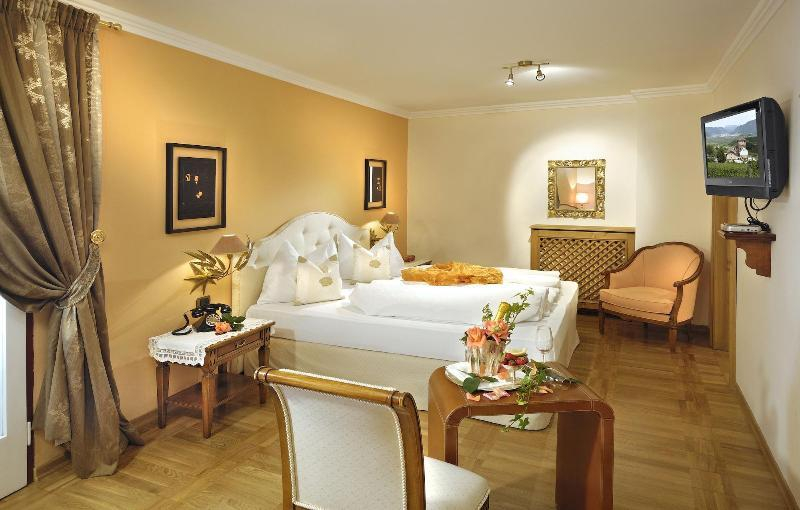 Bedroom 2, Schloss Hotel Korb, Bolzano