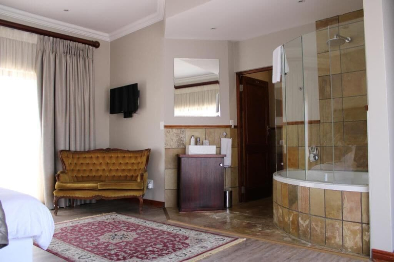 Bathroom 3, Abiénto Guesthouse, Mangaung