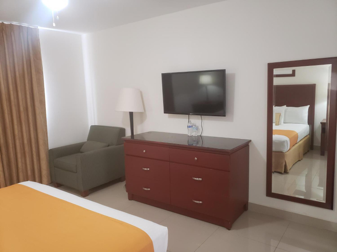Others 3, Hotel Presidente, Ensenada