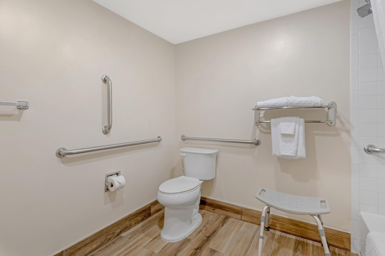 Bathroom 4, Best Western Dulles Airport Inn, Loudoun