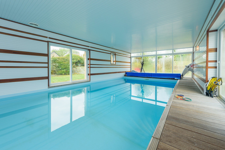 Pool 3, Peaceful Holiday Home in Plouguin With Indoor Pool, Finistère