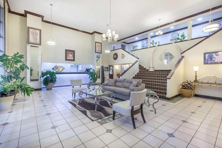 Public Area 2, Super 8 by Wyndham Tyler TX, Smith