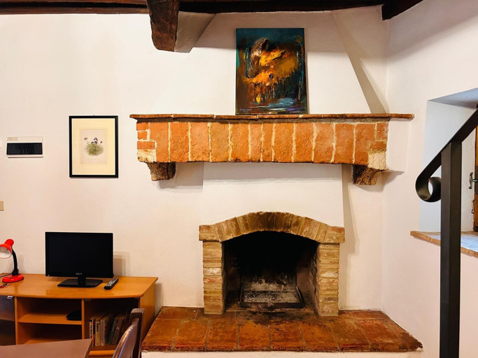 Others 4, Casa Nerina, Siena