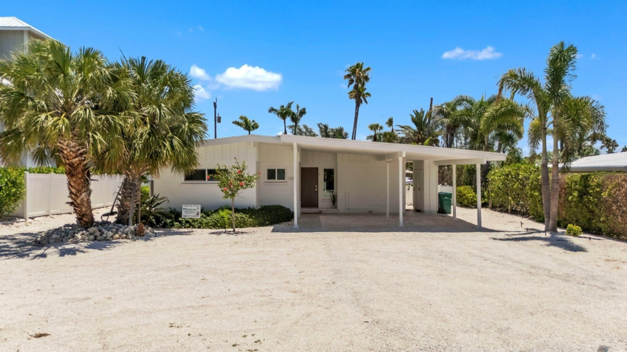 Exterior & Views, The Palm Leaf 3 Bedroom Home by RedAwning, Manatee