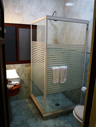 Bathroom 3, Hotel Zaragoza, Tepoztlán