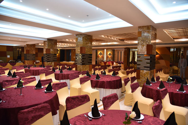 Food & Drinks 3, The Narayanam Hotel, Gwalior