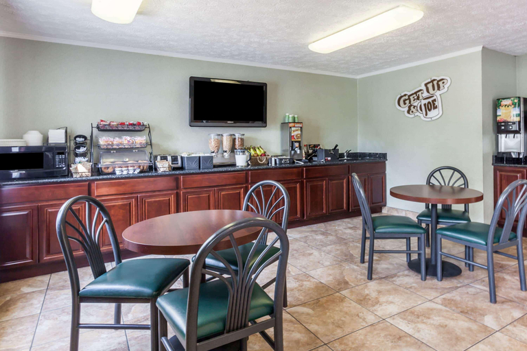 Food & Drinks 5, Microtel Inn & Suites By Wyndham Wilson, Wilson