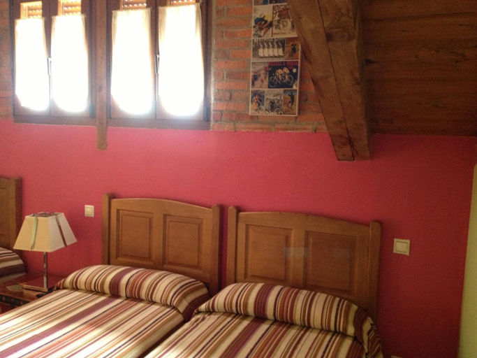 Bedroom 3, Hosteria San Emeterio, Cantabria