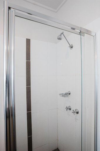 Bathroom 2, Hurley's Bar & Bistro, Campaspe - Kyabram