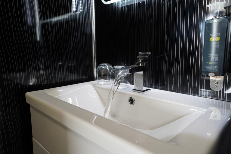 Bathroom 3, Hardgate House Hotel, West Dunbartonshire