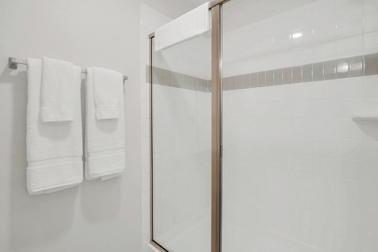 Bathroom 4, 4013 Breakview Drive, Orange