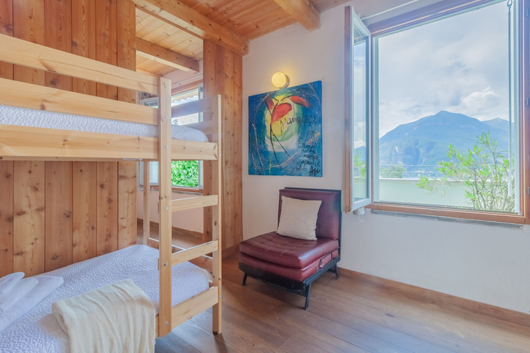 Room 4, Beautiful Dream in Perledo, Lecco
