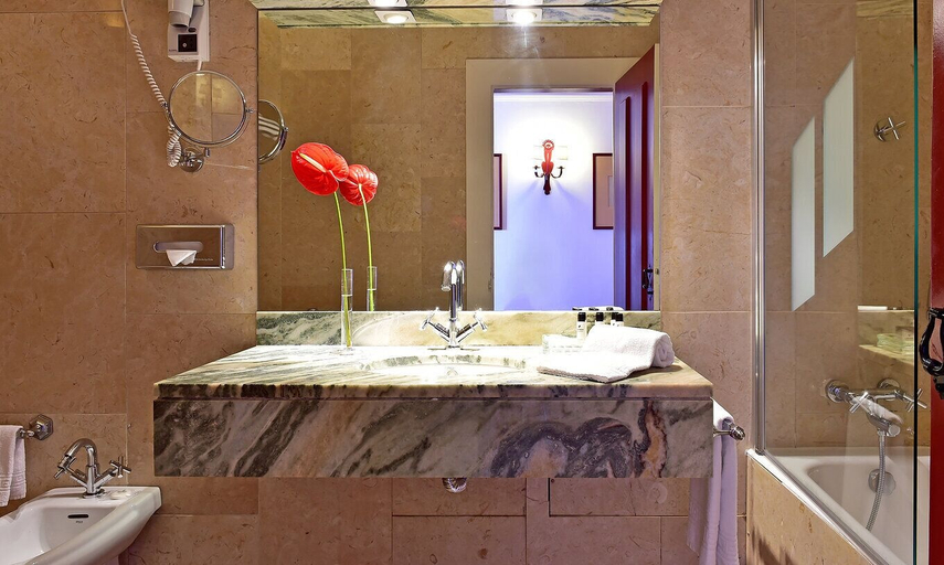 Bathroom 5, Pousada Convento de Beja - Historic Hotel, Beja