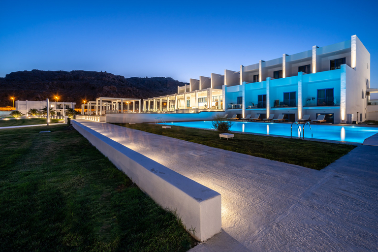 Exterior & Views