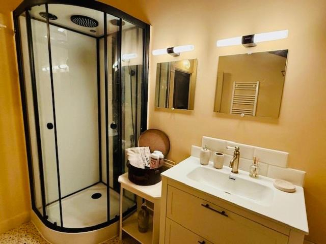 Bathroom 3, Le Mas Brantome, Dordogne