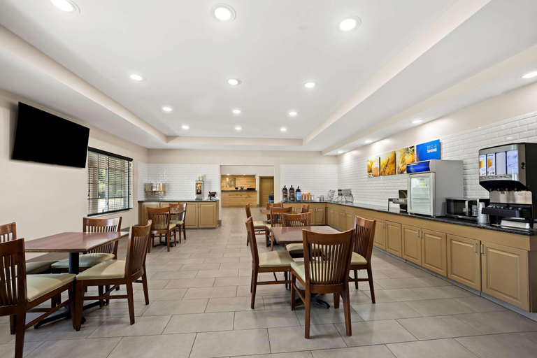 Food & Drinks 5, Comfort Inn & Suites High Point - Archdale, Randolph