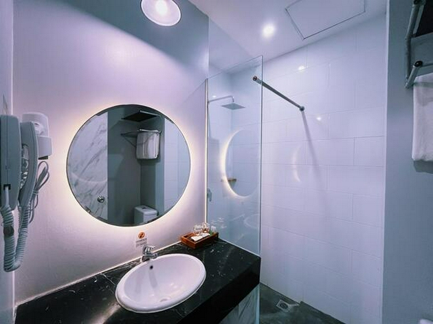 Bathroom 4