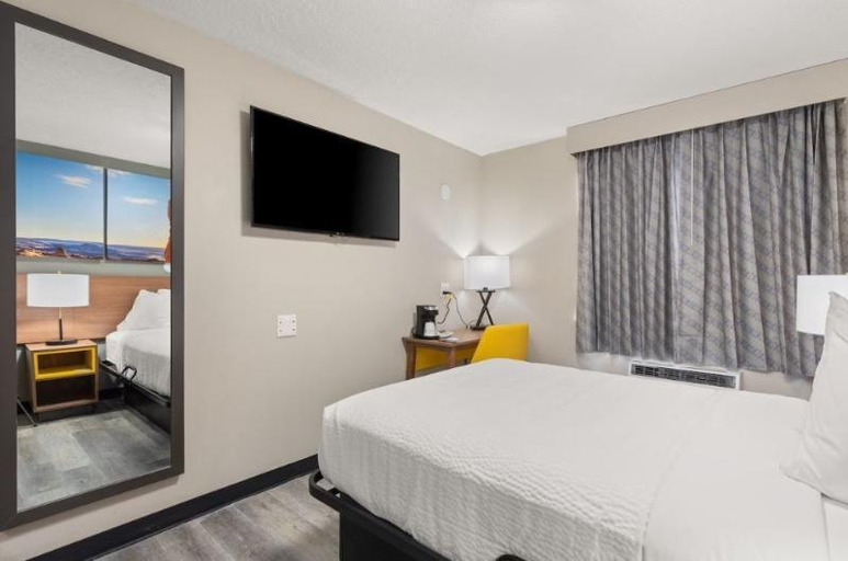 Bedroom 2, Ambassador Inn Albuquerque, Bernalillo