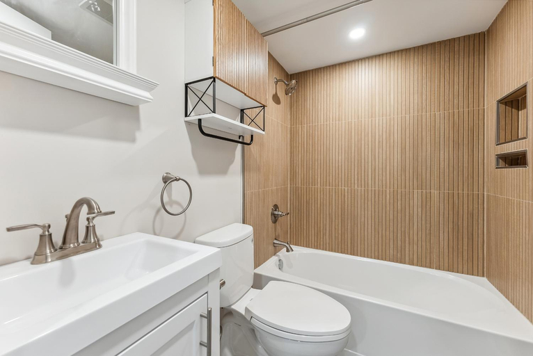 Bathroom, North Wind Motel, Cape May