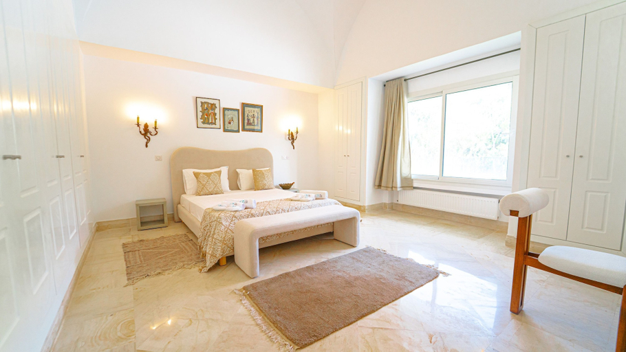 Room 3, La Marina Secure Seaside With Pool, La Marsa