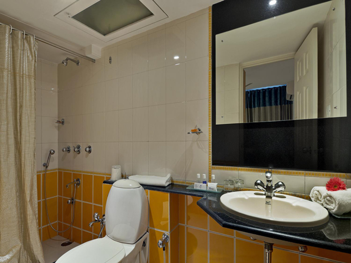 Bathroom, Melange Lavelle Luxury Services Apartments, Bangalore