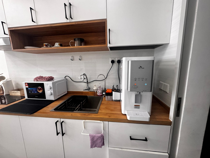 Others 5, Sky Trees Bukit Indah Aeon with Wifi Netflix, Johor Bahru