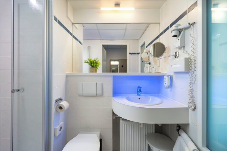 Bathroom, NOVALIS Hotel Dresden by AURUM, Dresden