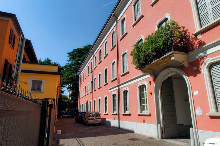 Exterior & Views 2, Shadows of Love, Como