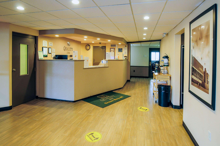Public Area 3, Quality Inn Stadium Area Green Bay Stadium, Brown