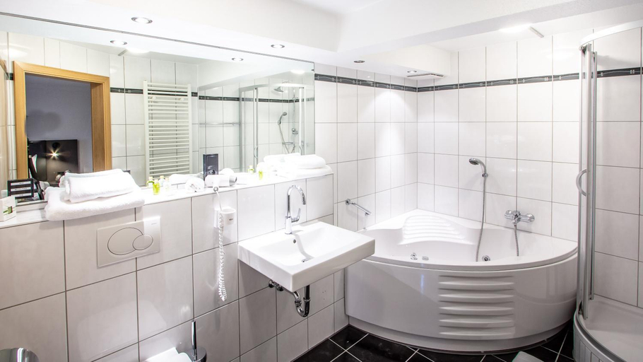 Bathroom 4, STEINHAUS 1718, Wetteraukreis