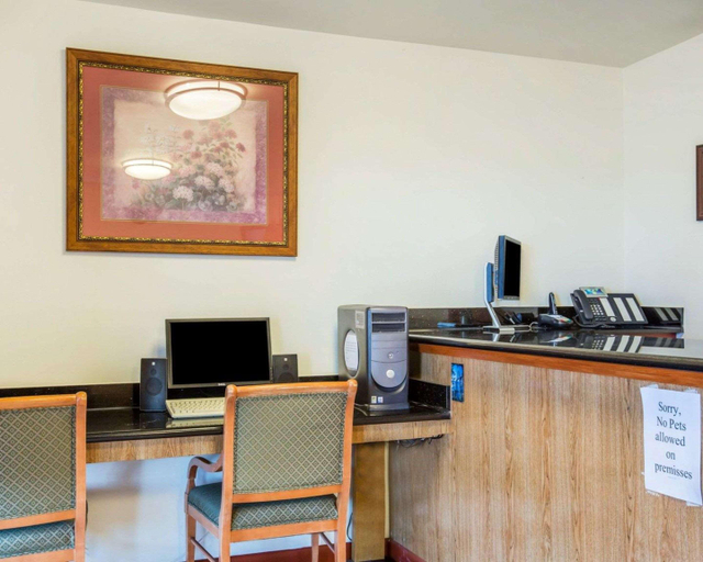 Public Area 2, Rodeway Inn Newport, Lincoln