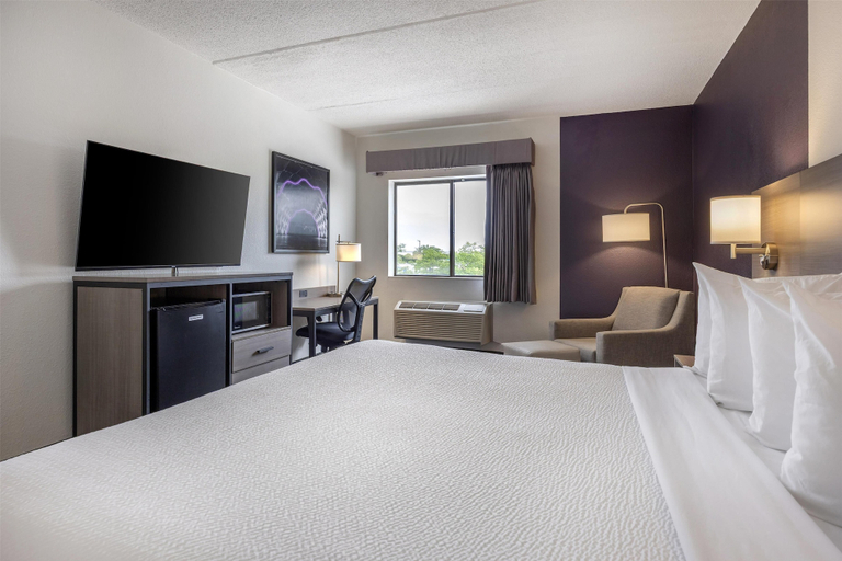 Bedroom 3, Best Western Bolingbrook Hotel, Will