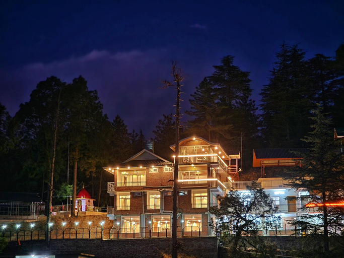 Exterior & Views