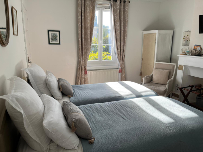 Bedroom 2, Villa Medicis, Dordogne