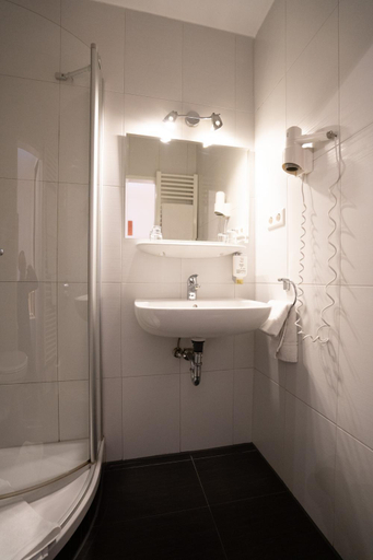 Bathroom 4, Hotel Zum Prinzen Sinsheim, Rhein-Neckar-Kreis